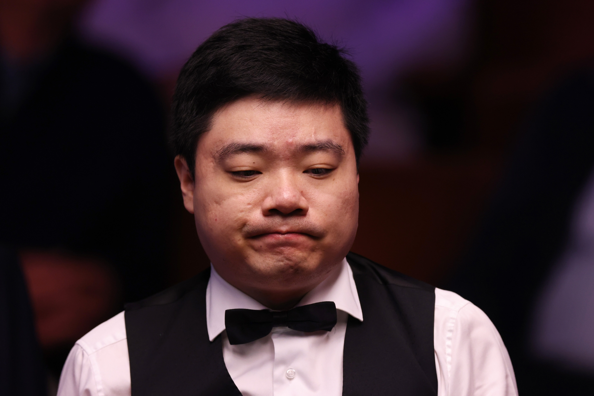 让人不禁对 让人不禁对