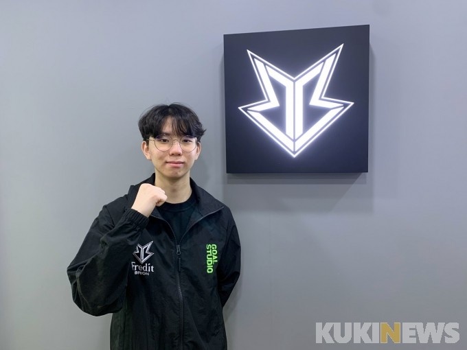 复出并表现 复出并表现