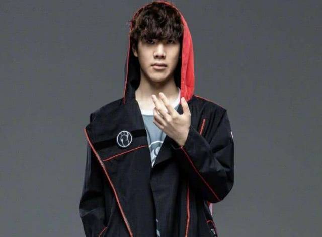 仿佛在为新 仿佛在为新