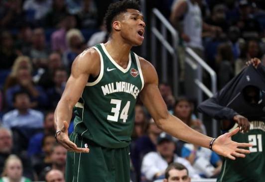 边锋回撤牵 边锋回撤牵